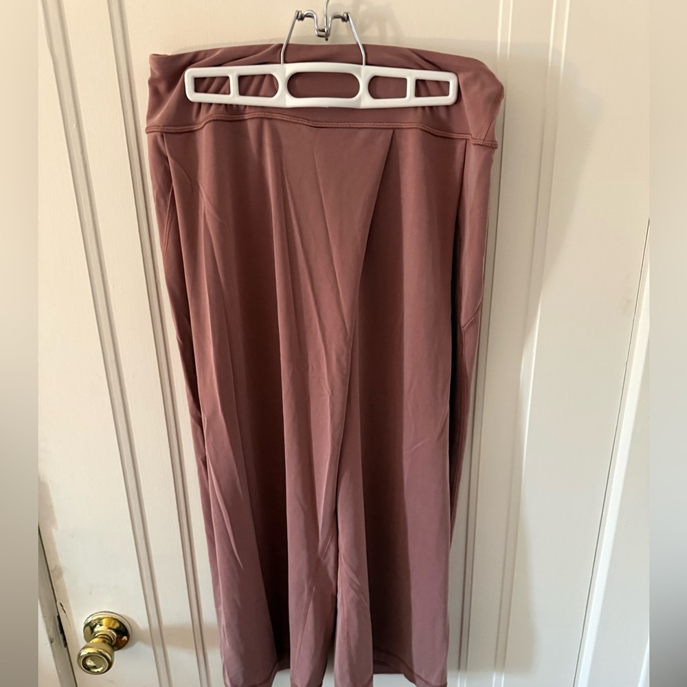 lululemon athletica Dusty Rose Capris
